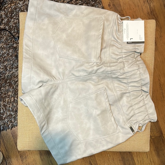 KanCan Vegan Leather Cream High Waist Paper Bag Shorts - Picture 2 of 3